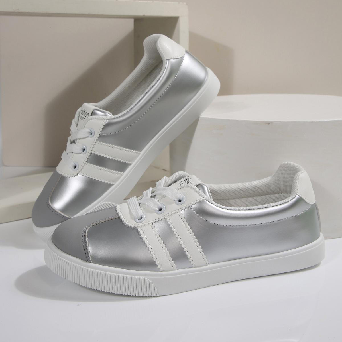 韓国風レディース春秋スニーカー 通気性抜群 快適 厚底フラッ - Women Shoes Sale のレビューと価格