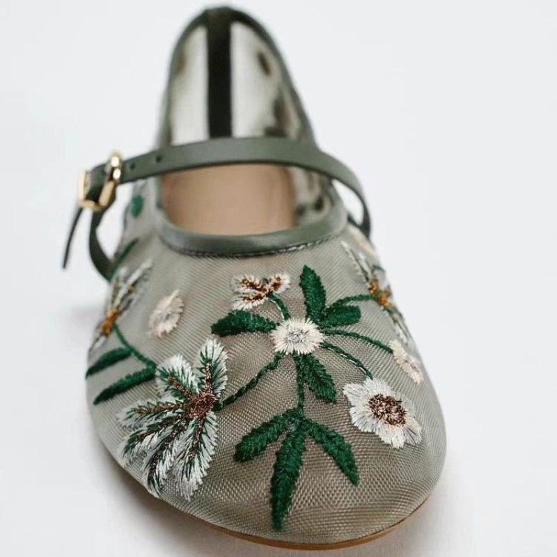 2026年秋新作レディースシューズ　花柄刺繍メッシュバレエフ - Pointed Toe Flat のレビューと価格