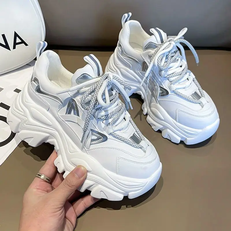 2025年春秋 学生向け 厚底 エレベーティングスニーカー  - Women'S Shoes Trending 2025 のレビューと価格