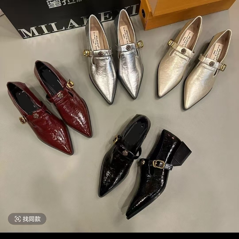 平底厚底ポインテッドトゥバックルローカットスタイリッシュ多用 - Pointed Toe Flat のレビューと価格
